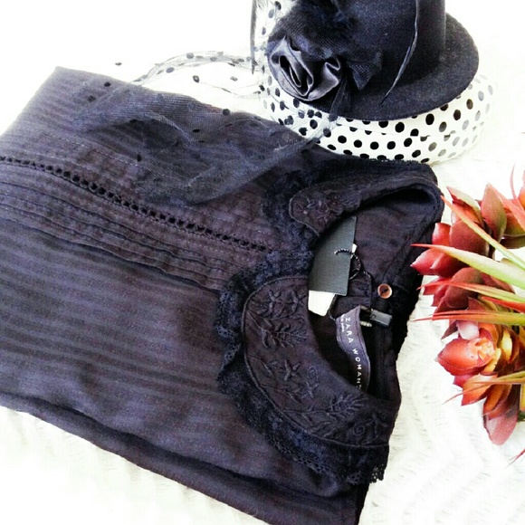 Zara Tops - 🎉NEW🎉Zara blouse with embroidery & lace