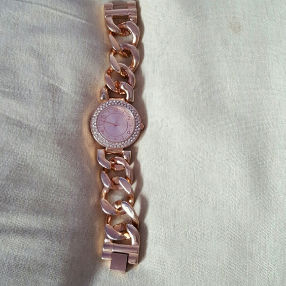 Rose gold watch - Picture 2 of 2
