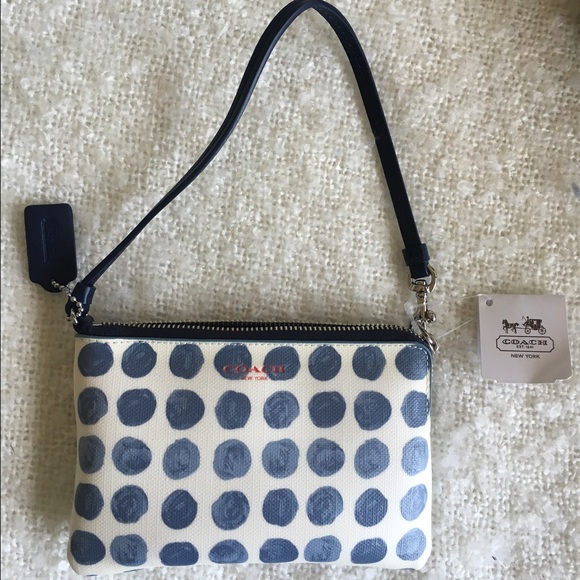 Coach wristlet - Picture 2 of 4