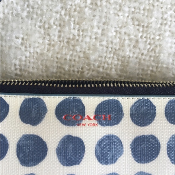 Coach wristlet - Picture 3 of 4