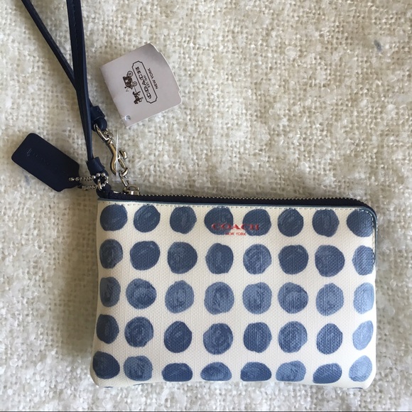 Coach wristlet - Picture 4 of 4