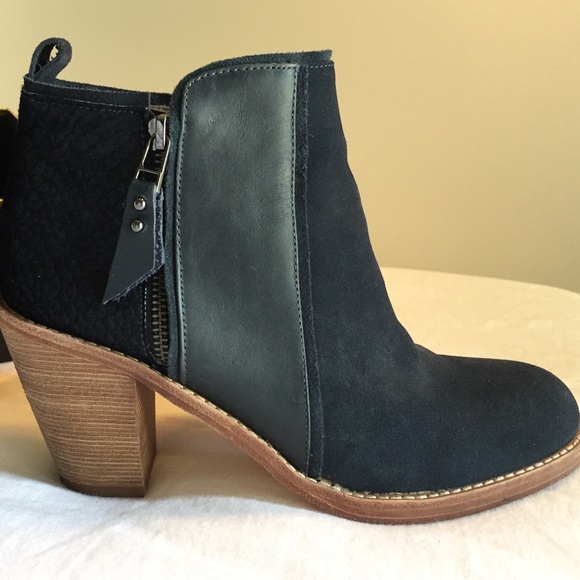 Matt Bernson Navy Ankle Boots - Picture 2 of 3
