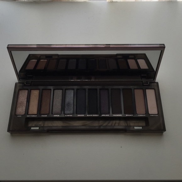 NEW Authentic Urban Decay Naked Smoky