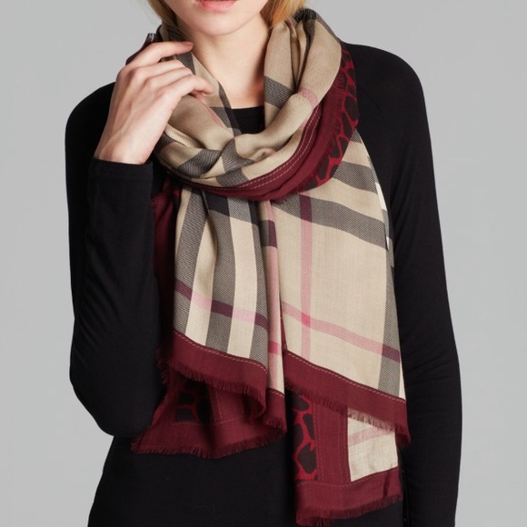 Burberry Haymarket Giraffe Scarf