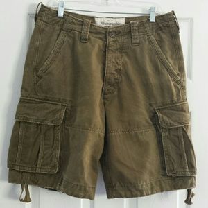 Abercrombie & Fitch Men olive green shorts