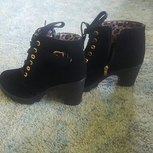 High heel boots