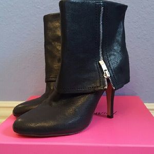 Vince Camuto Booties