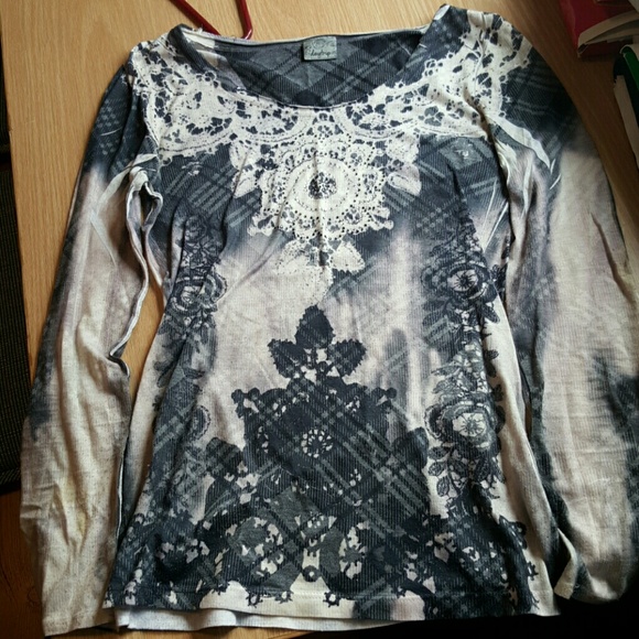 Daytrip longsleeve tshirt - Picture 1 of 3