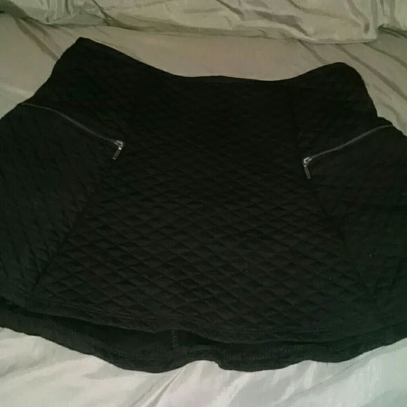 Black skater skirt with zippers