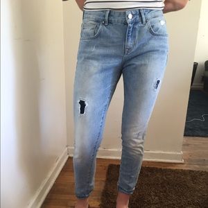 ZARA ripped light blue boyfriend jeans