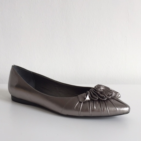 STEVE MADDEN Metallic Leather Flats 9