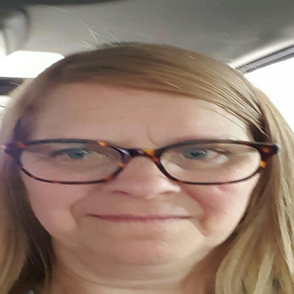 Meet your Posher, Polly