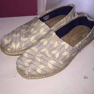 Brand New TOMS!