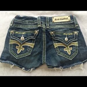 NWOT Rock Revival Scarlett Shorts Sz 27/3