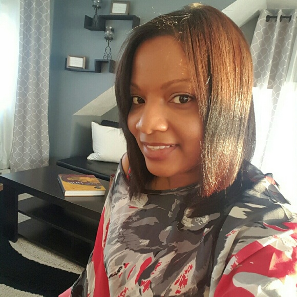 Meet your Posher, Claudia