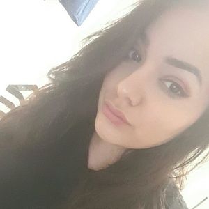 Meet your Posher, Ana