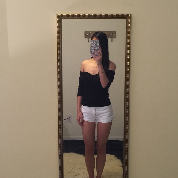 🚫Sold🚫❤️Material Girl Off The Shoulder Top - Picture 4 of 4