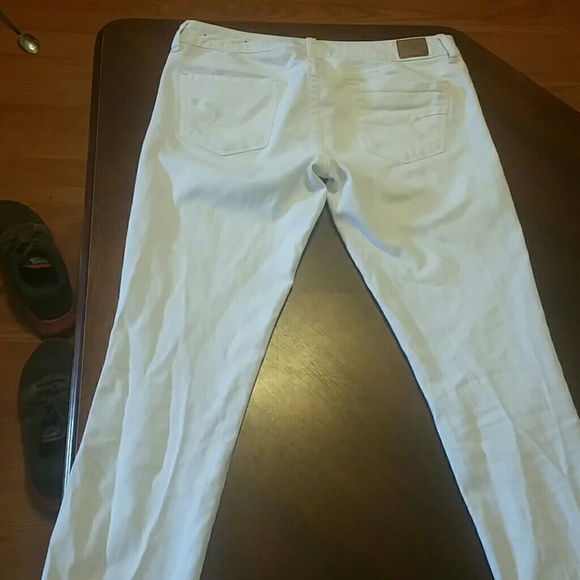 American Eagle white ankle jeans sz 4