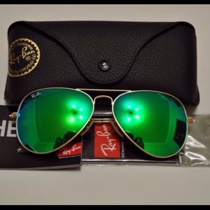 Rb3025 green mirror lens Ray ban Aviator