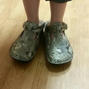 Trade!!!  Do not buy#!