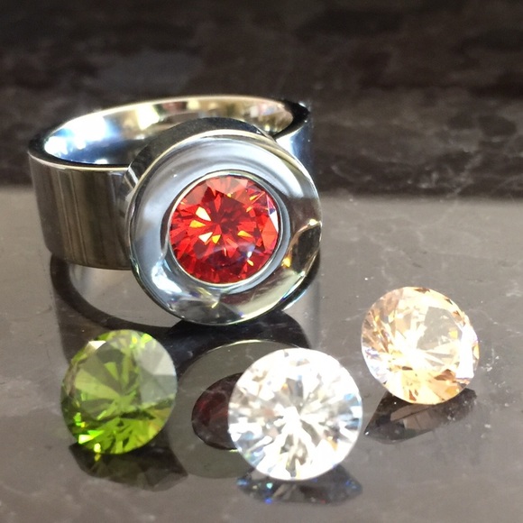 Interchangeable Cubic zirconia platinum filled