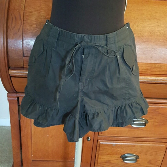 RUFFLE BOTTOM SKORTS
