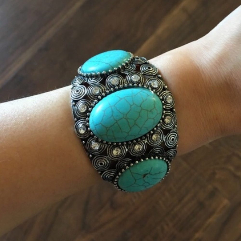 💟Last 2!💟 Large Turquoise Hinge Bracelet - Picture 4 of 4