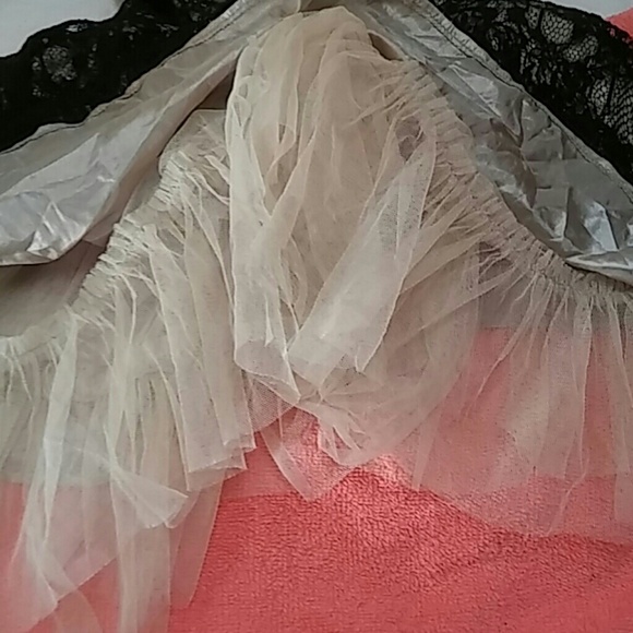 STRAPLESS LACE AND RUFFLED PARTY DRESS - Picture 4 of 4