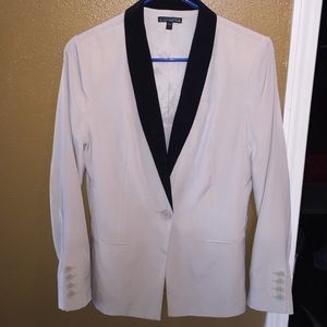 light brown and black jacket❣