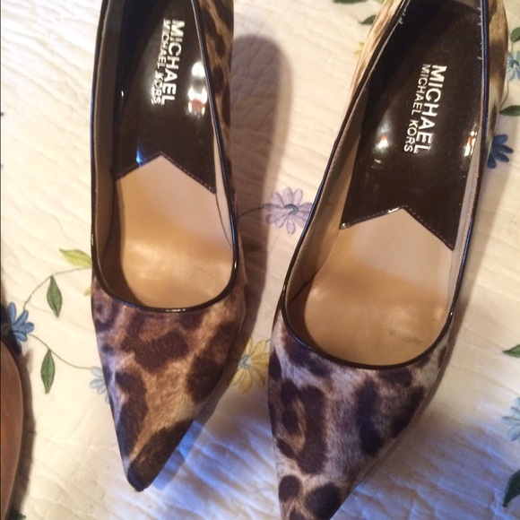 Micheal Kors Leopard pumps