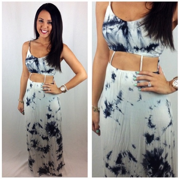 Cut out maxi dress👗✂️🆕