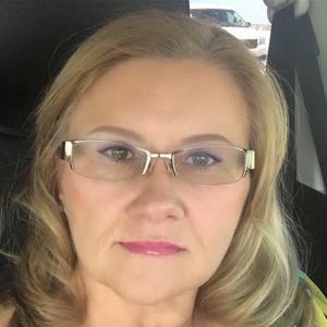 Meet your Posher, Evelyn