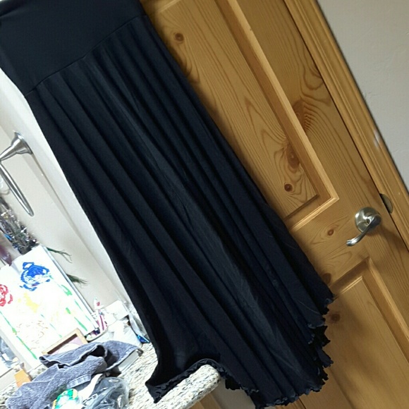 Last 1 Soft black Maxi asymmetrical skirt, gray 2 - Picture 2 of 4