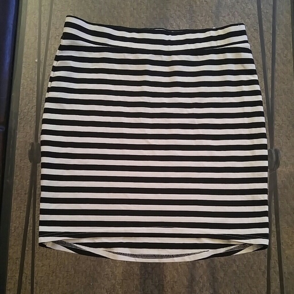 H&M tight mini skirt