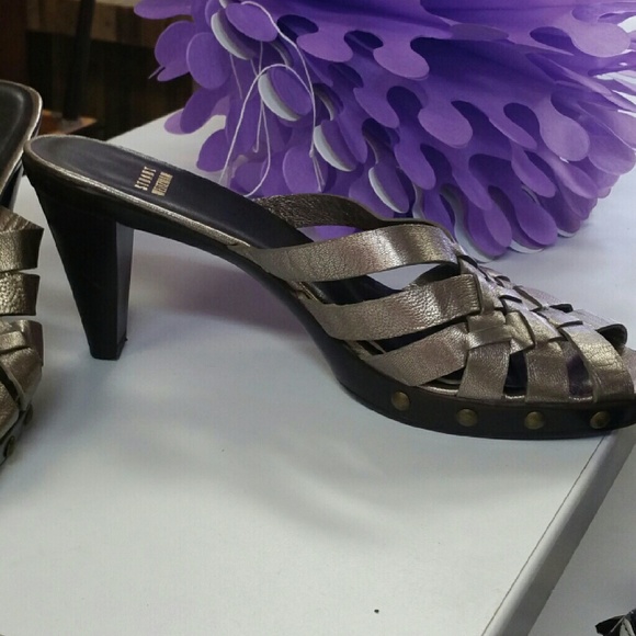 Stuart Weitzman - Picture 2 of 3