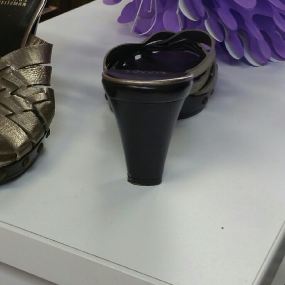 Stuart Weitzman - Picture 3 of 3