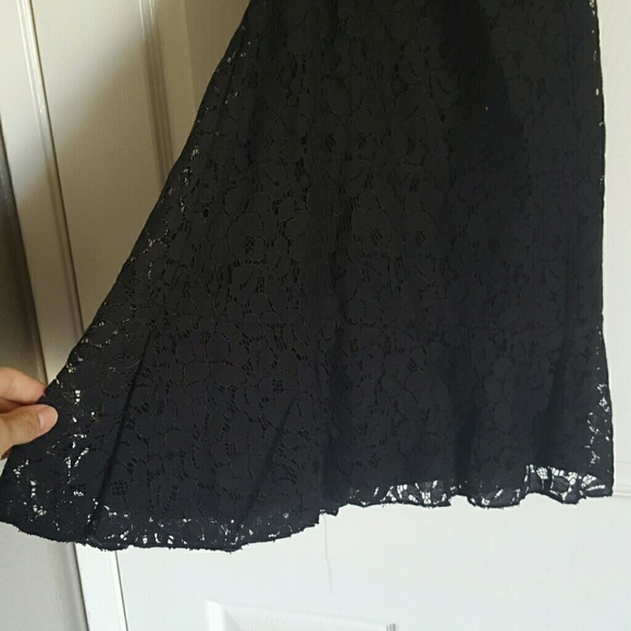 Black lace dress - Picture 2 of 4