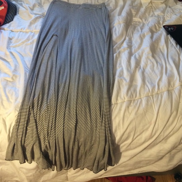 MAXI SKIRT
