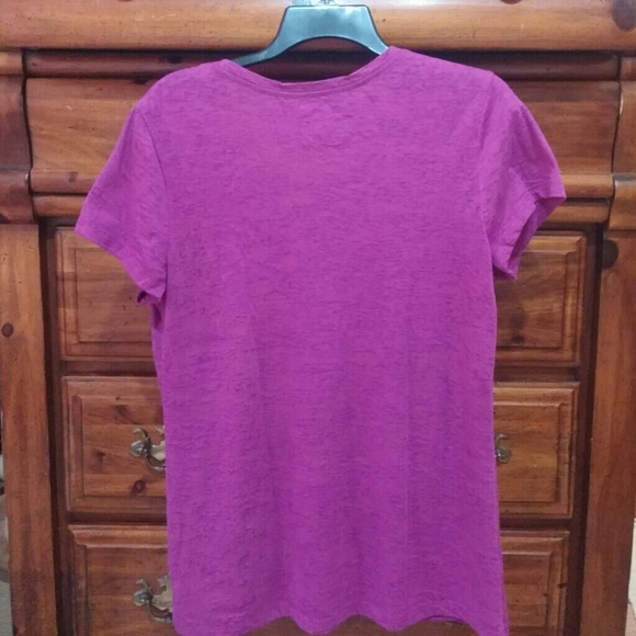 💀  🎁👛SALE👚Mudd Maroon T Top W/Pocket szXL - Picture 2 of 2