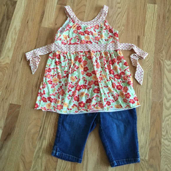 Whimsical girls summer top and shorts set. ☀️🐞🌼