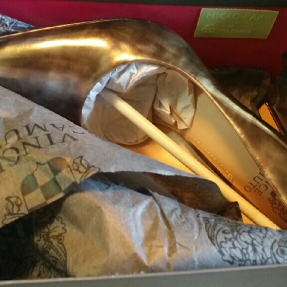 Vince camuto Kain antique Bronze leather pump heel