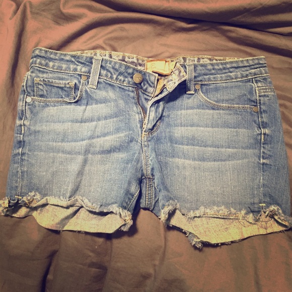 Light denim shorts
