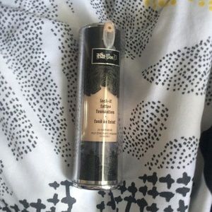 Kat Von D lock-it tattoo foundation shade light 45