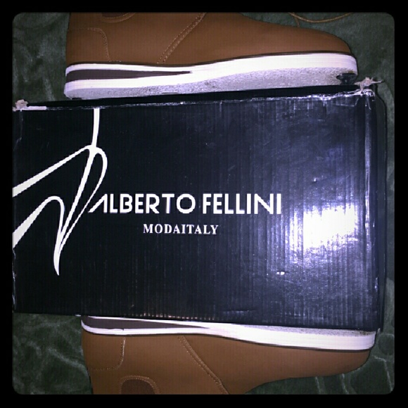 Casual Men's Footwear - Picture 1 of 2