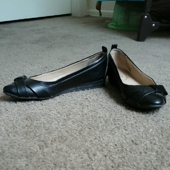 Black Pointy Toe Flats