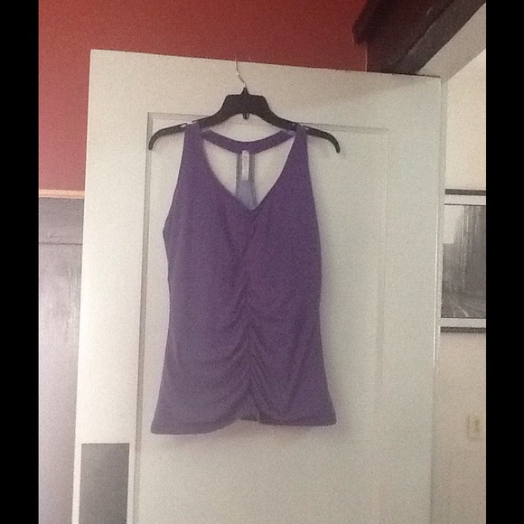 Lucy size xl perfect core halter top in lavender.