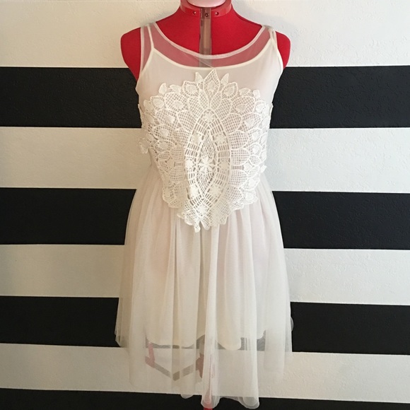 Lauren Conrad Dresses & Skirts - Lauren Conrad Lace Sheer Dress