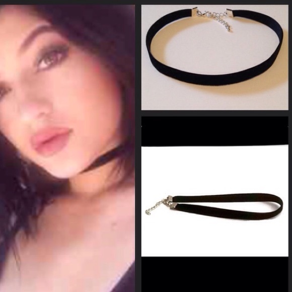 90s Grunge Velvet Choker - Picture 3 of 4