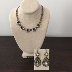 8 pieces!! Chloe + Isabel Jewelry