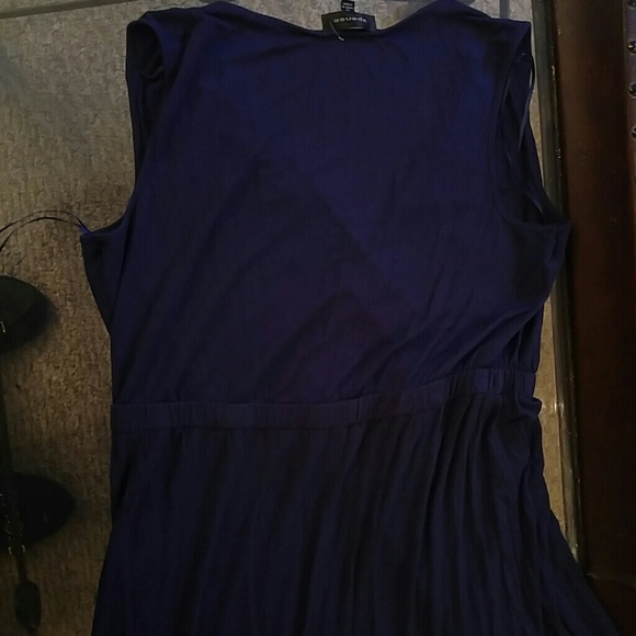 Adorable long maxi dress. - Picture 4 of 4